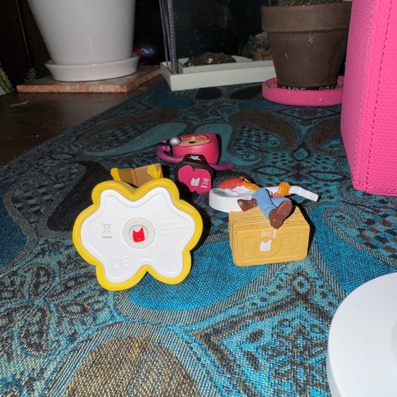 Tonies Pink Audio Box for Kids - Picture 4 of 6